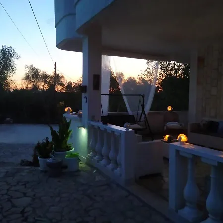 Lilla Holiday home *